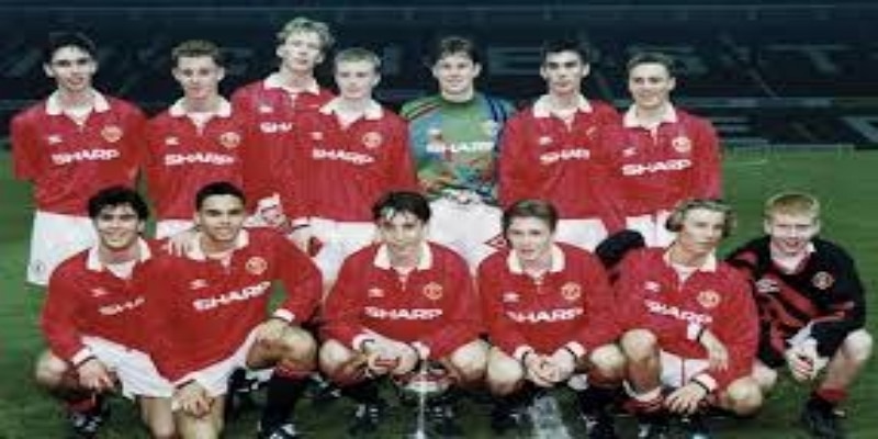 战术复盘：鲁尼4-3-3体系初见锋芒-贝博体育