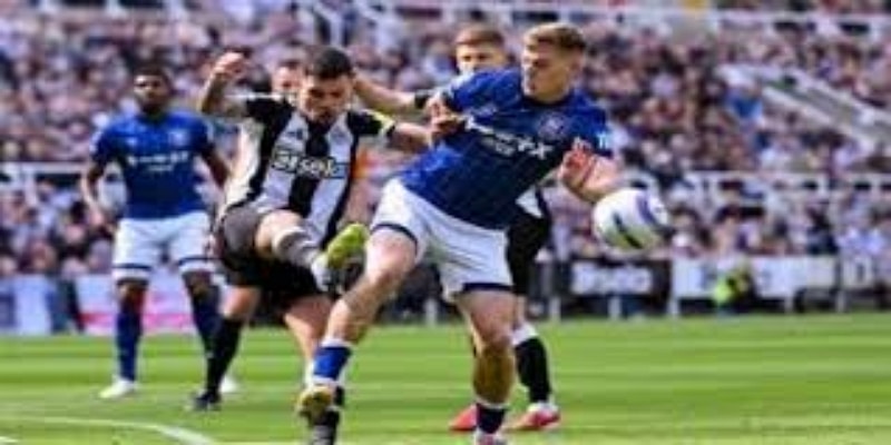 VAR争议：贝博体育关注技术应用与判罚一致性-贝博体育